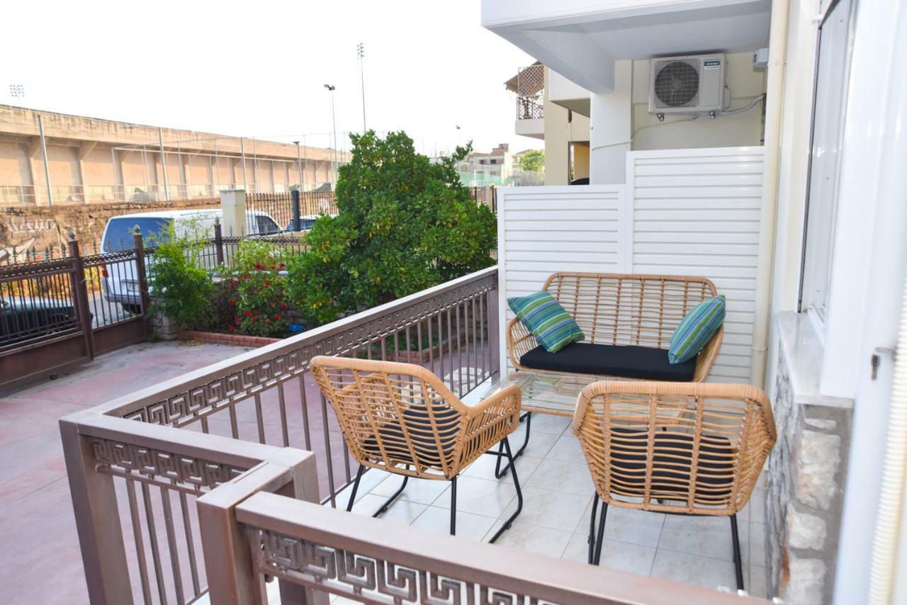 La Perla Apartment 2 Kalamata Exterior photo